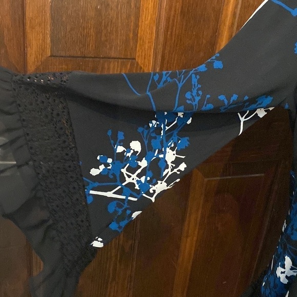 Alfani Handkerchief Laced Hem and Bell Sleeves - Picture 4 of 7